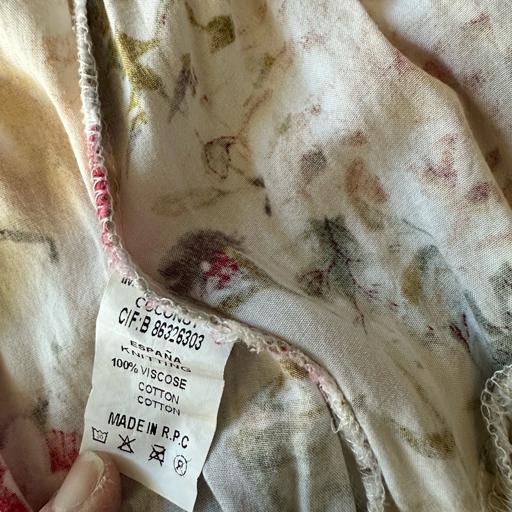 🌺 2/$20 Boutique floral midi wrap skirt size small white, pink, purple, & green - Picture 4 of 8